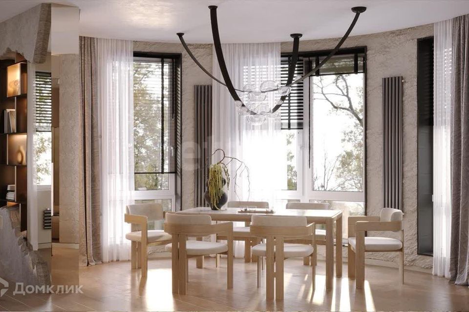 Продаётся 4-комнатная квартира, 131 м²