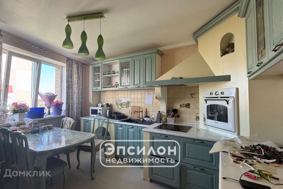 Продаётся 3-комнатная квартира, 102.7 м²