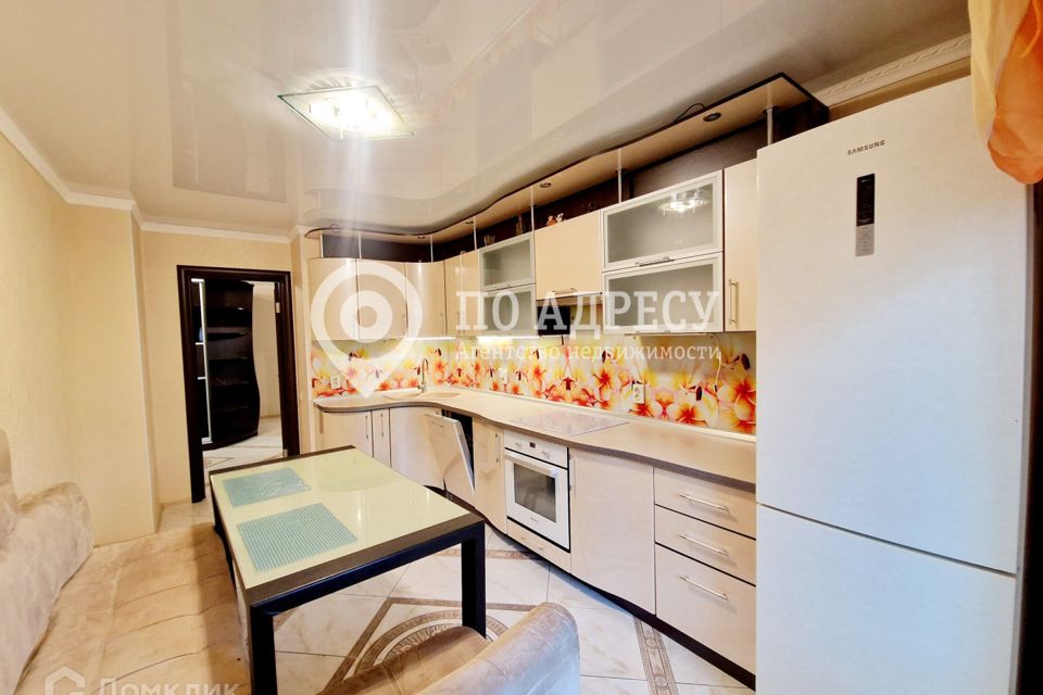 Сдаётся 2-комнатная квартира, 70 м²