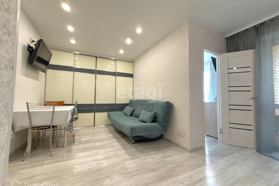 Продаётся 1-комнатная квартира, 38 м²