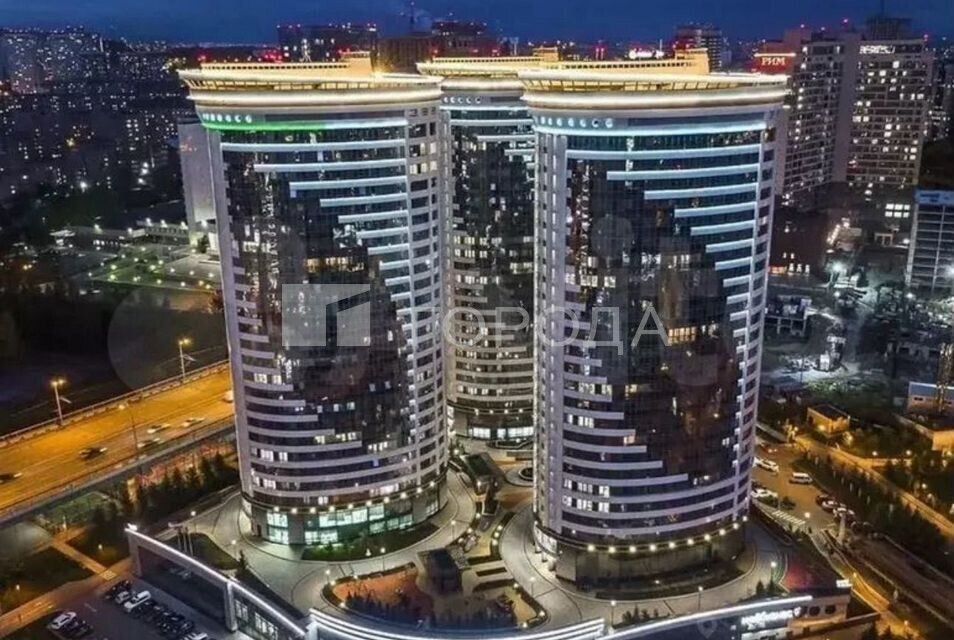 Продаётся 1-комнатная квартира, 55 м²