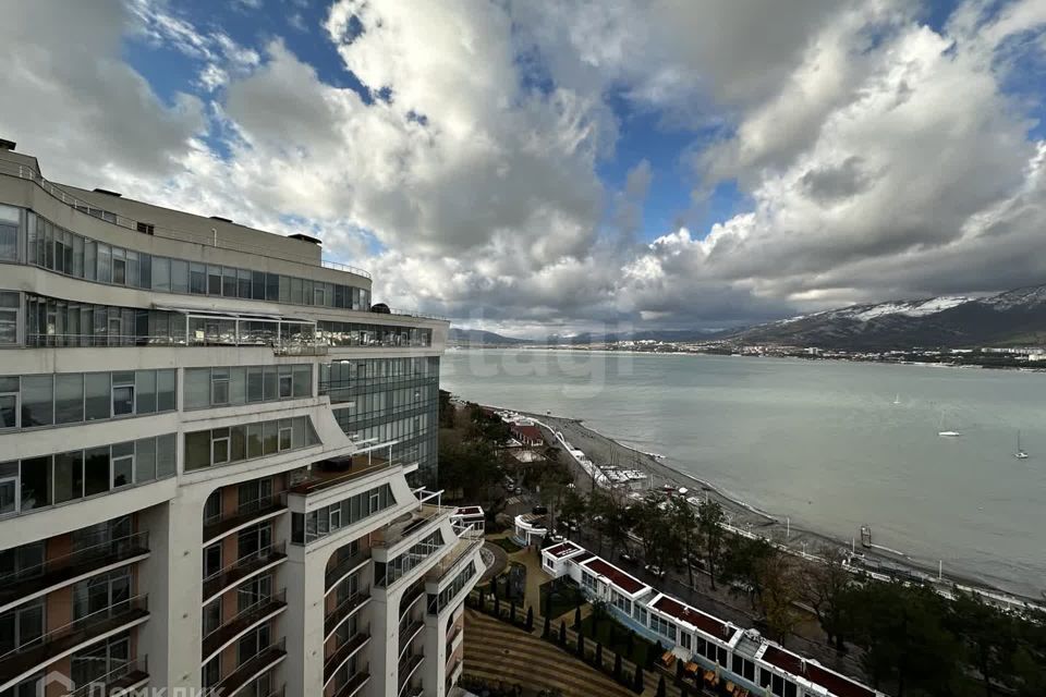 Продаётся 3-комнатная квартира, 104.6 м²