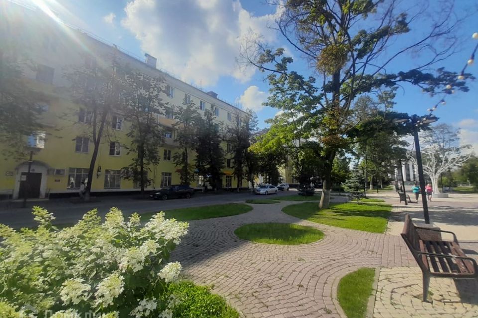 Продаётся 2-комнатная квартира, 59.8 м²