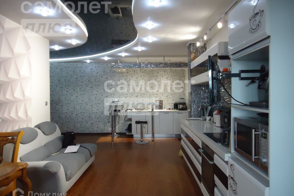 Продаётся 3-комнатная квартира, 102 м²