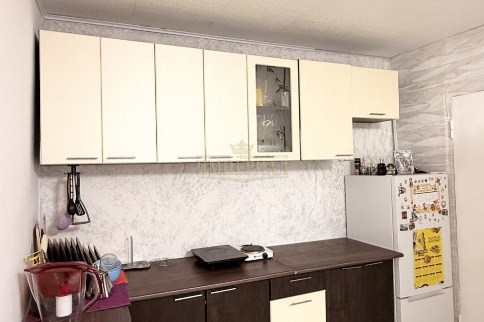 Продаётся 2 комнаты в 3-комн. квартире, 17.9 м²