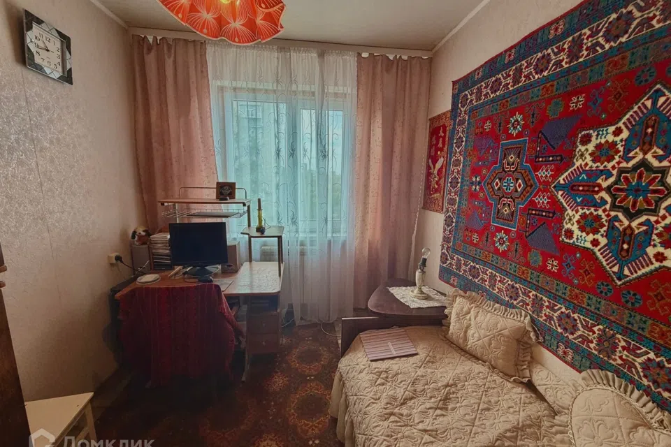 Продаётся 4-комнатная квартира, 61 м²