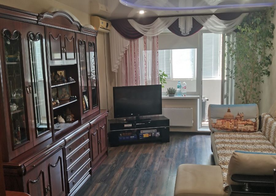 Продаётся 3-комнатная квартира, 75.6 м²