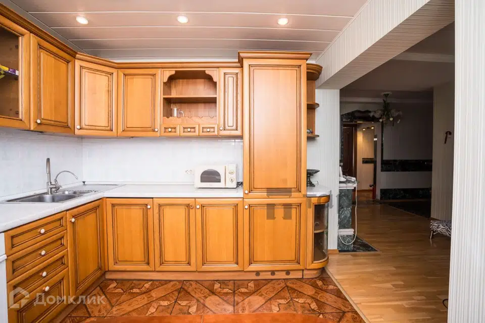 Продаётся 5-комнатная квартира, 177.4 м²