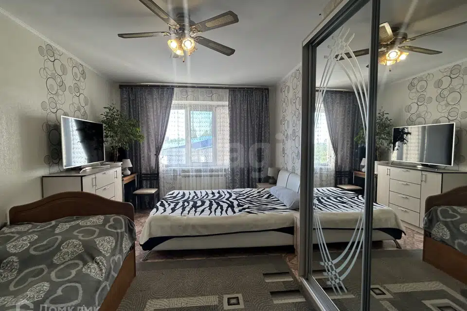 Продаётся 4-комнатная квартира, 110 м²