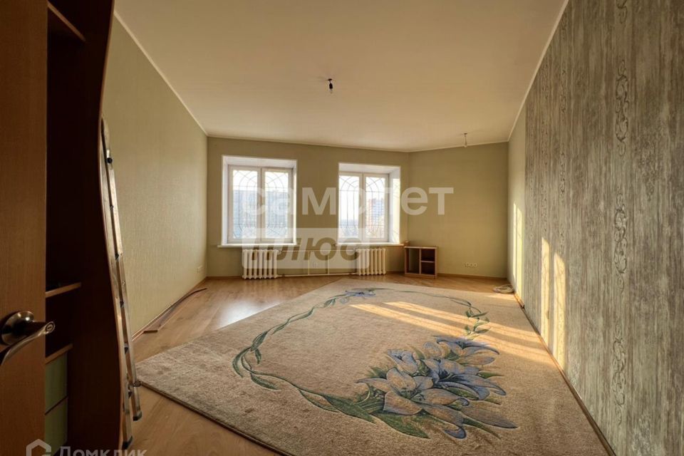 Продаётся 4-комнатная квартира, 151.4 м²