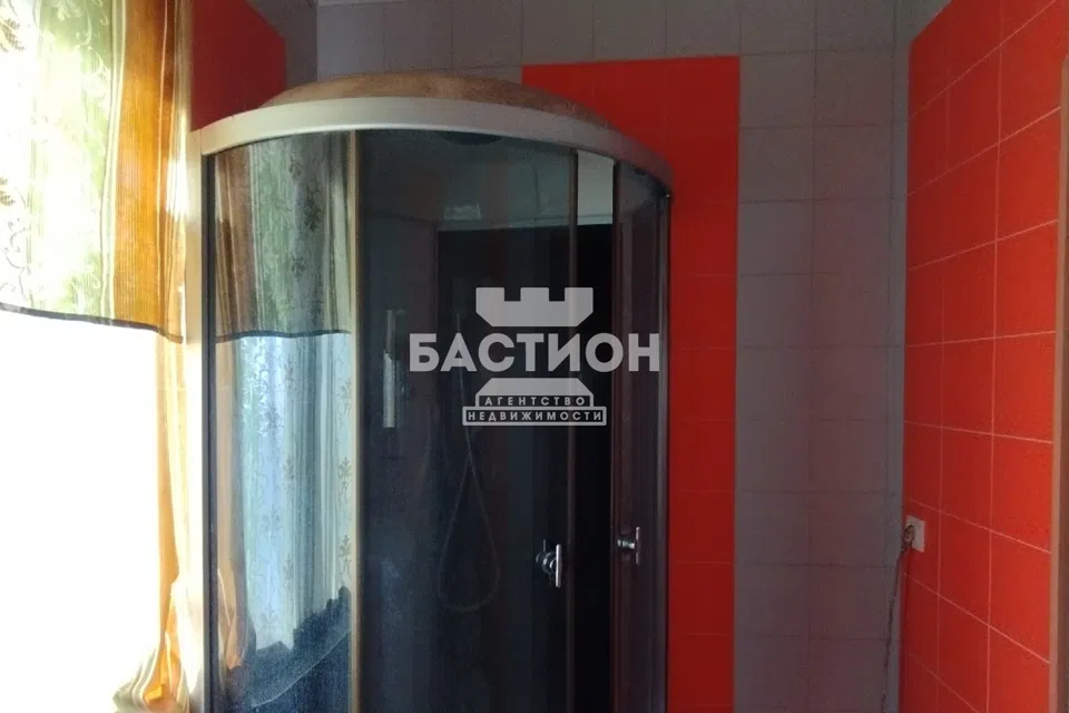 Продаётся 2-этажный дом, 300 м²