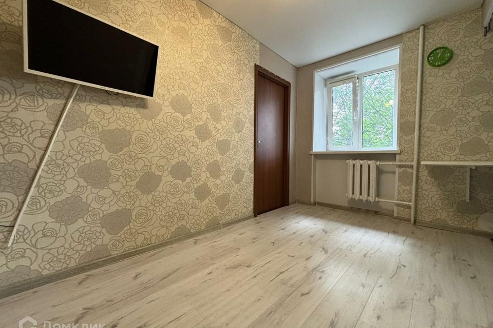 Продаётся 3-комнатная квартира, 42.2 м²