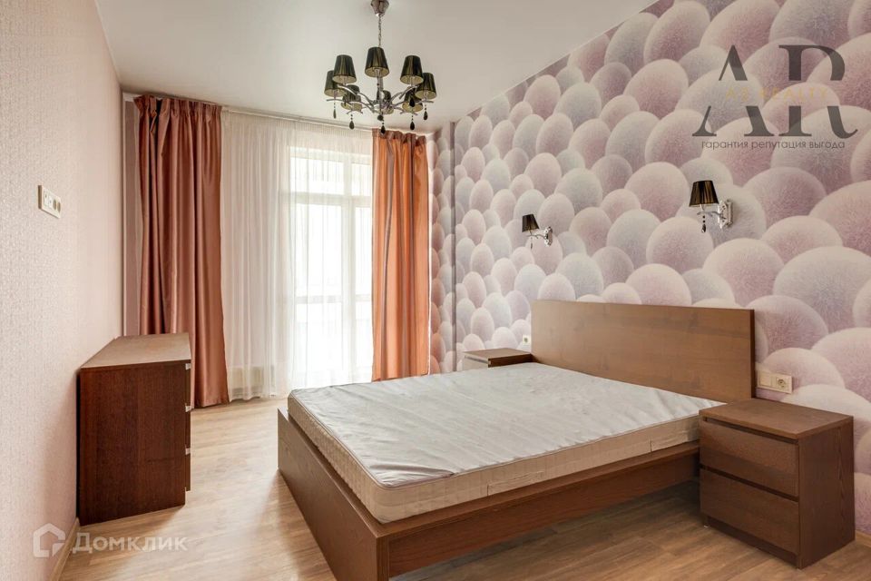 Продаётся 2-комнатная квартира, 90.2 м²