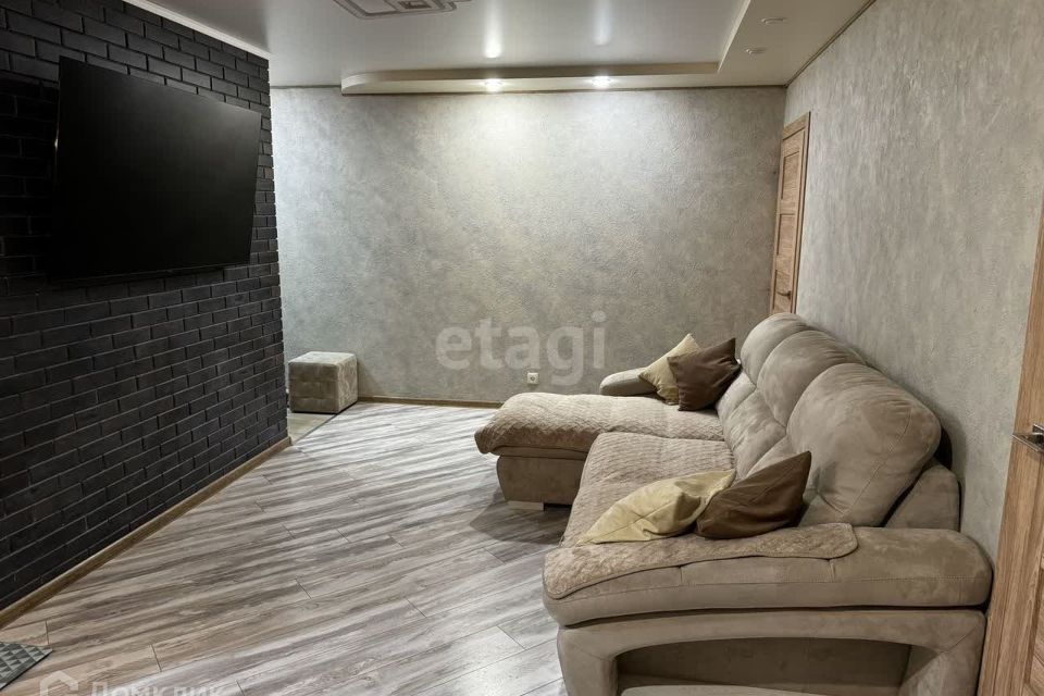 Продаётся 3-комнатная квартира, 55.5 м²