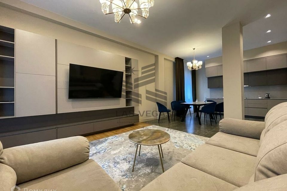 Сдаётся 4-комнатная квартира, 127 м²