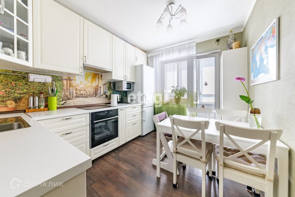 Продаётся 2-комнатная квартира, 57.2 м²