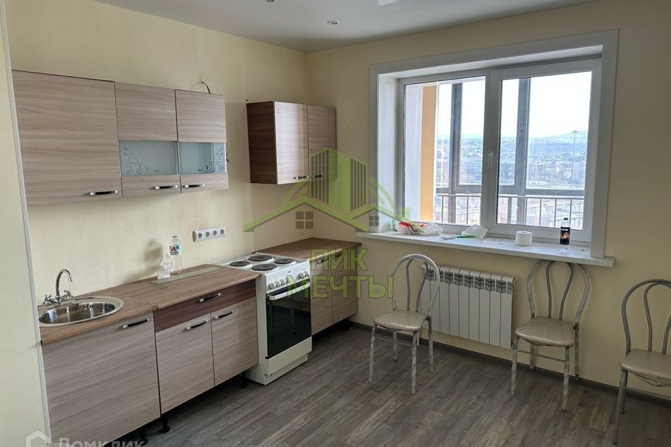 Продаётся 1-комнатная квартира, 41.7 м²