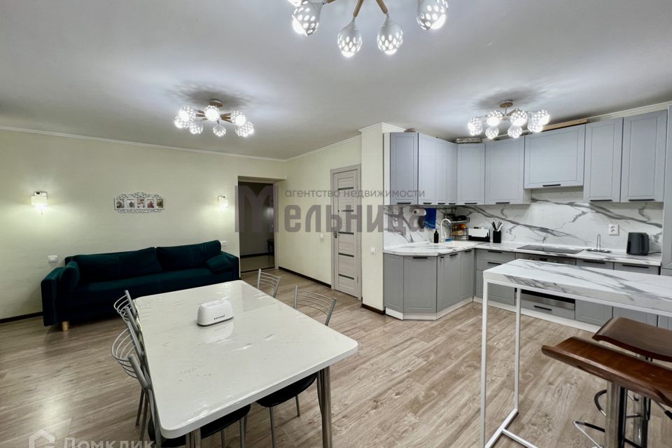 Продаётся 10-комнатная квартира, 224.5 м²