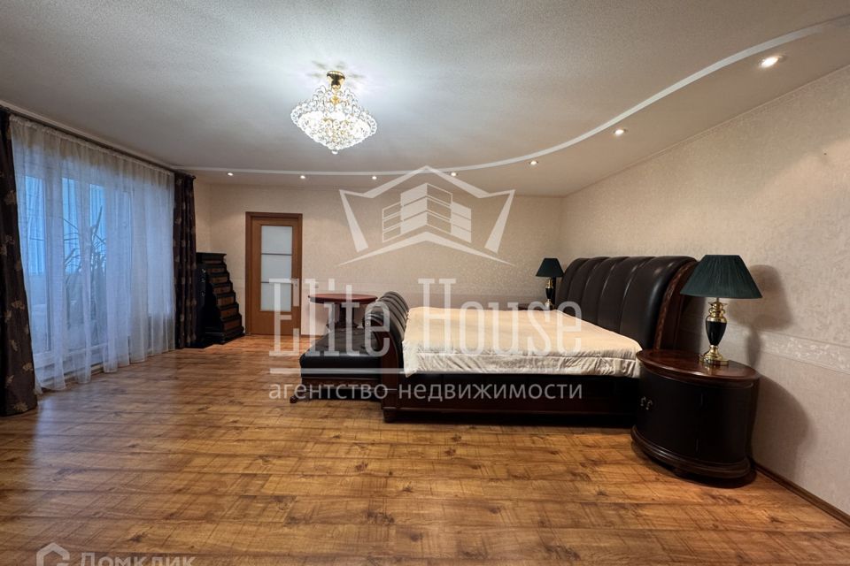 Продаётся 3-комнатная квартира, 147.6 м²