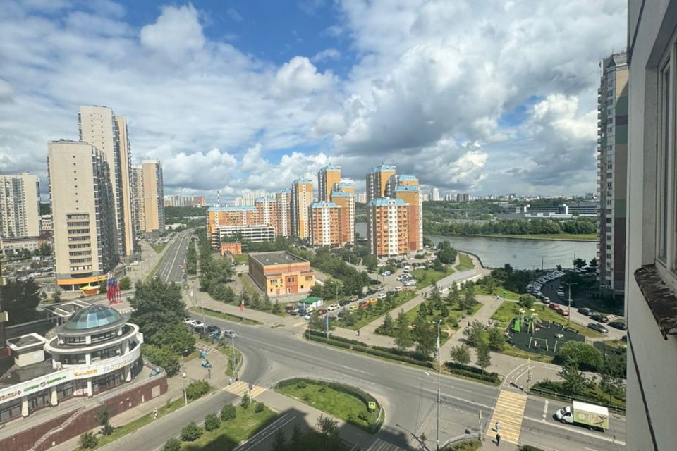 Продаётся 3-комнатная квартира, 93.7 м²