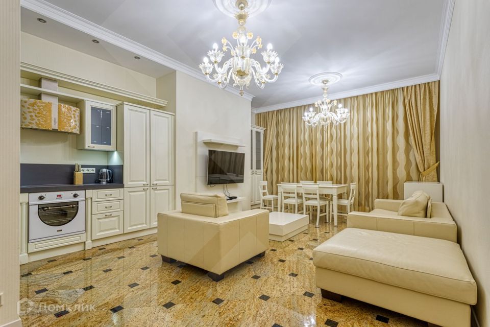 Сдаётся 4-комнатная квартира, 132 м²