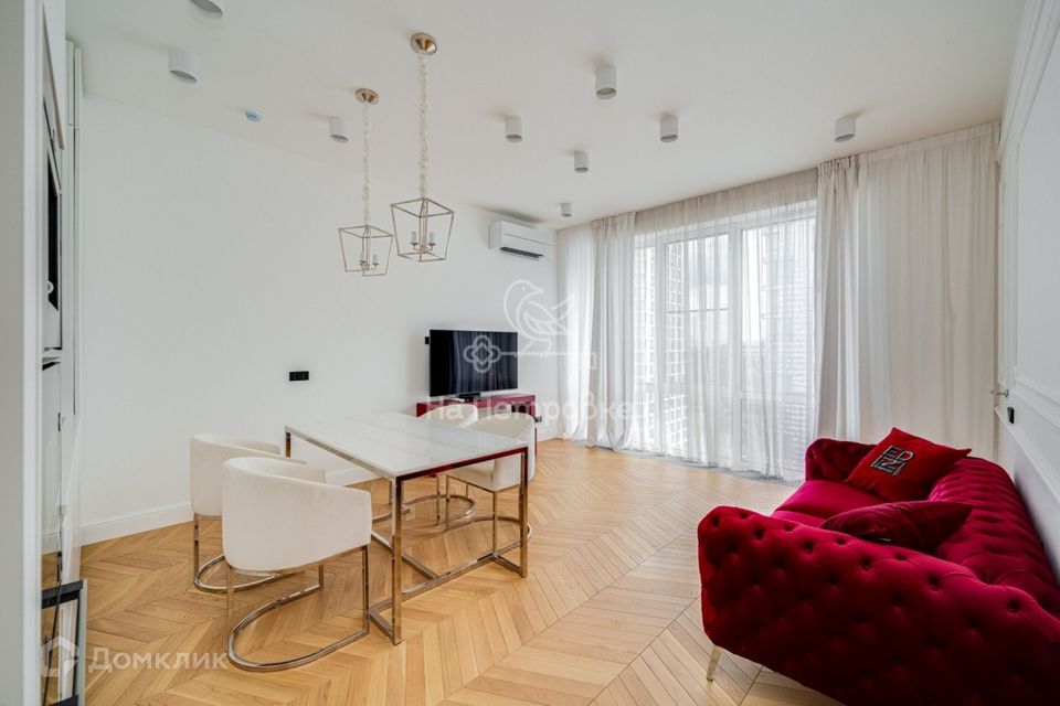 Продаётся 1-комнатная квартира, 52 м²