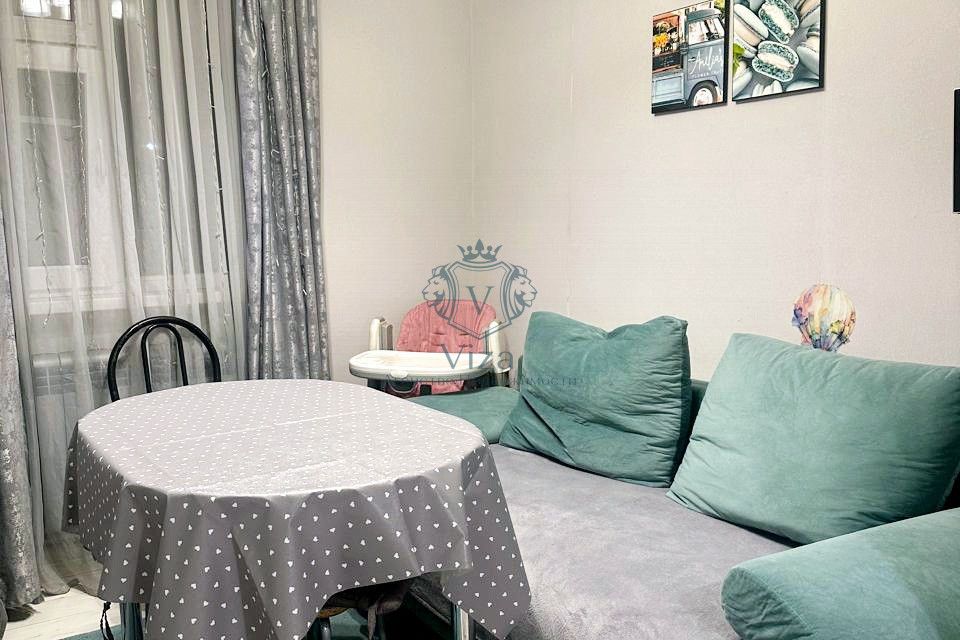 Продаётся 4-комнатная квартира, 60.2 м²