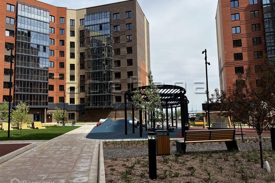 Продаётся 1-комнатная квартира, 41.9 м²