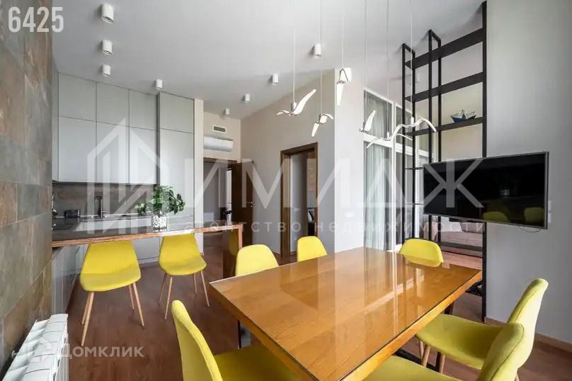 Продаётся 2-комнатная квартира, 65 м²