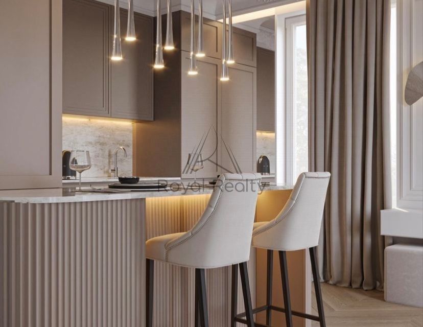 Сдаётся 4-комнатная квартира, 140 м²