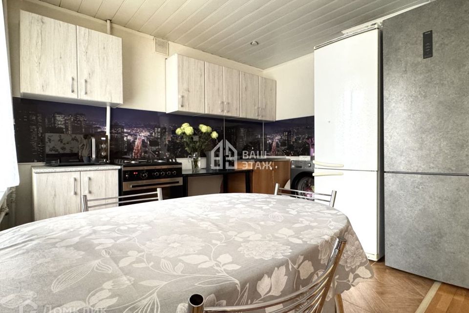 Продаётся 3-комнатная квартира, 60.7 м²