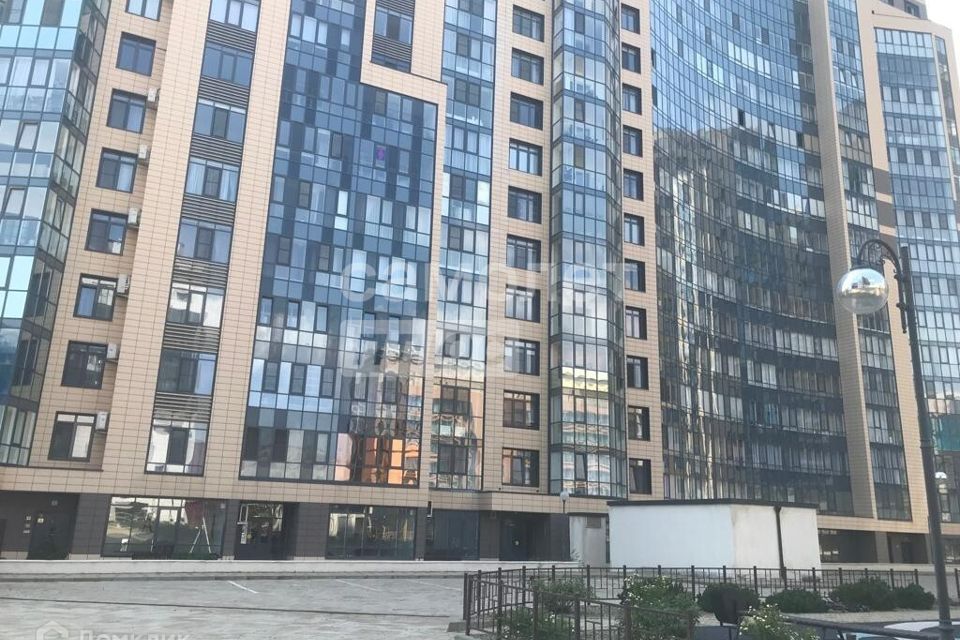 Продаётся 2-комнатная квартира, 90.3 м²