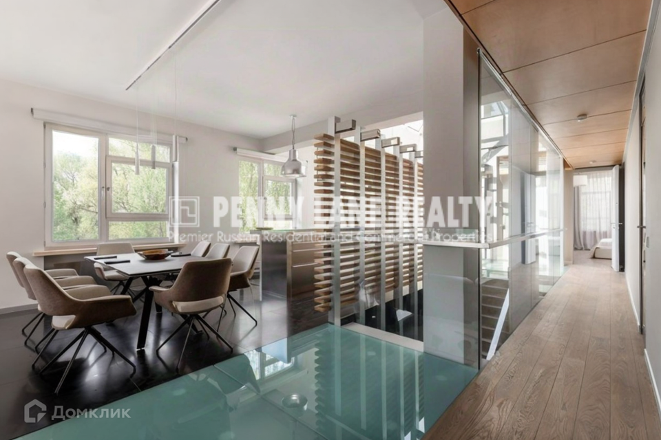 Сдаётся 5-комнатная квартира, 305 м²