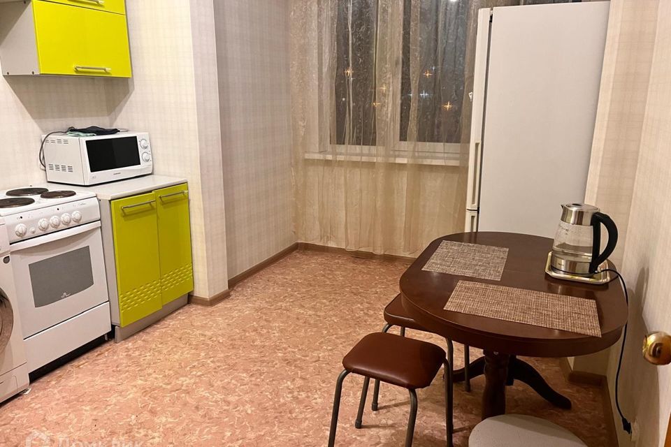 Сдаётся 1-комнатная квартира, 42 м²
