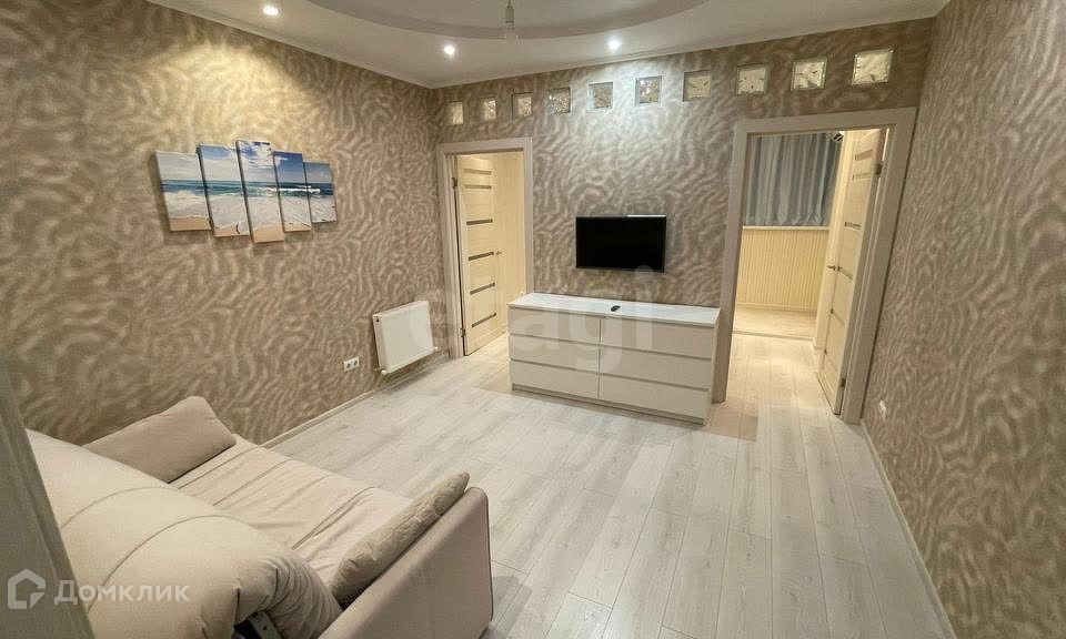 Продаётся 1-комнатная квартира, 42.4 м²