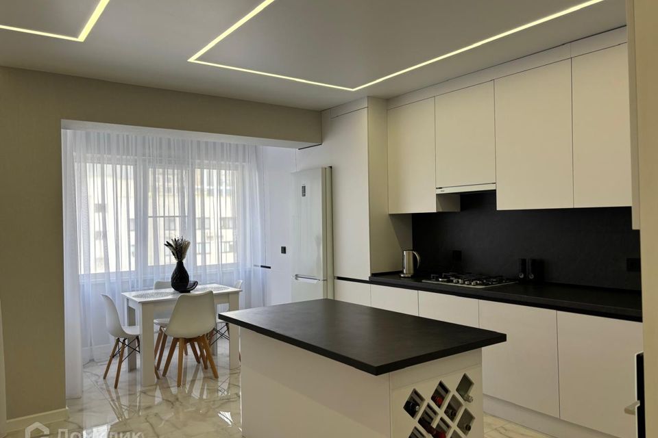 Продаётся 3-комнатная квартира, 103 м²