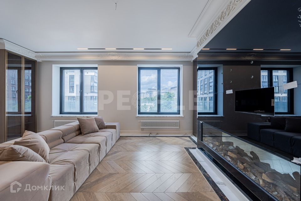 Продаётся 4-комнатная квартира, 130 м²