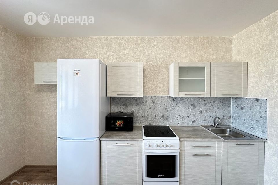 Сдаётся 1-комнатная квартира, 42 м²