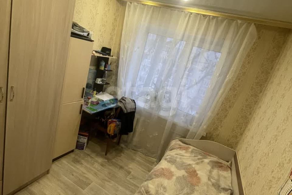 Продаётся 4-комнатная квартира, 58.7 м²