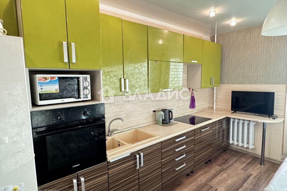 Продаётся 1-комнатная квартира, 42 м²