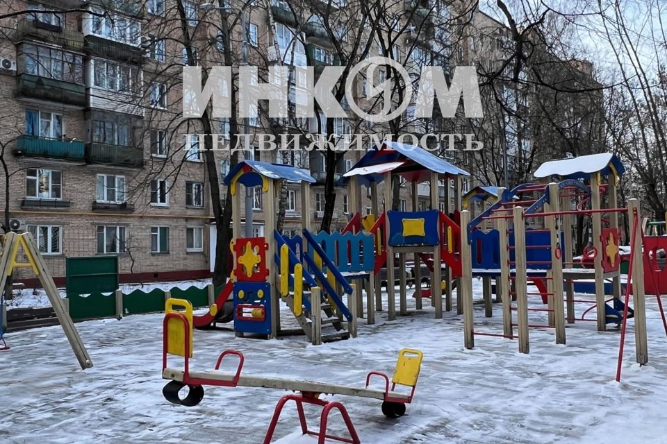 Продаётся 3-комнатная квартира, 57.2 м²