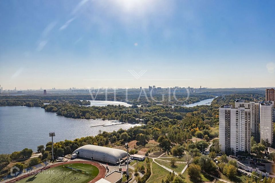 Продаётся 4-комнатная квартира, 167.1 м²