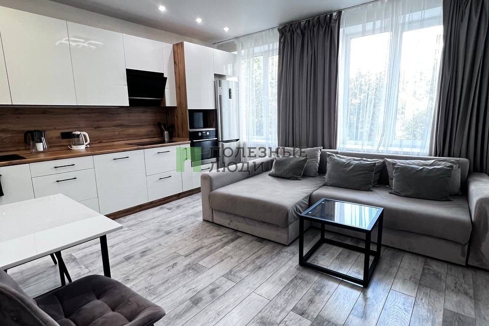 Продаётся 1-комнатная квартира, 43.3 м²