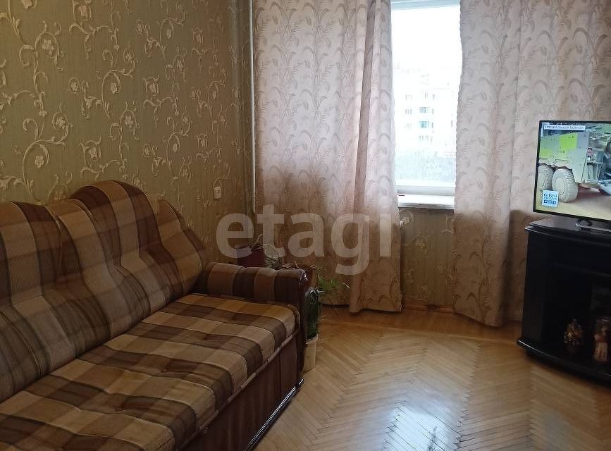 Продаётся 4-комнатная квартира, 60.5 м²