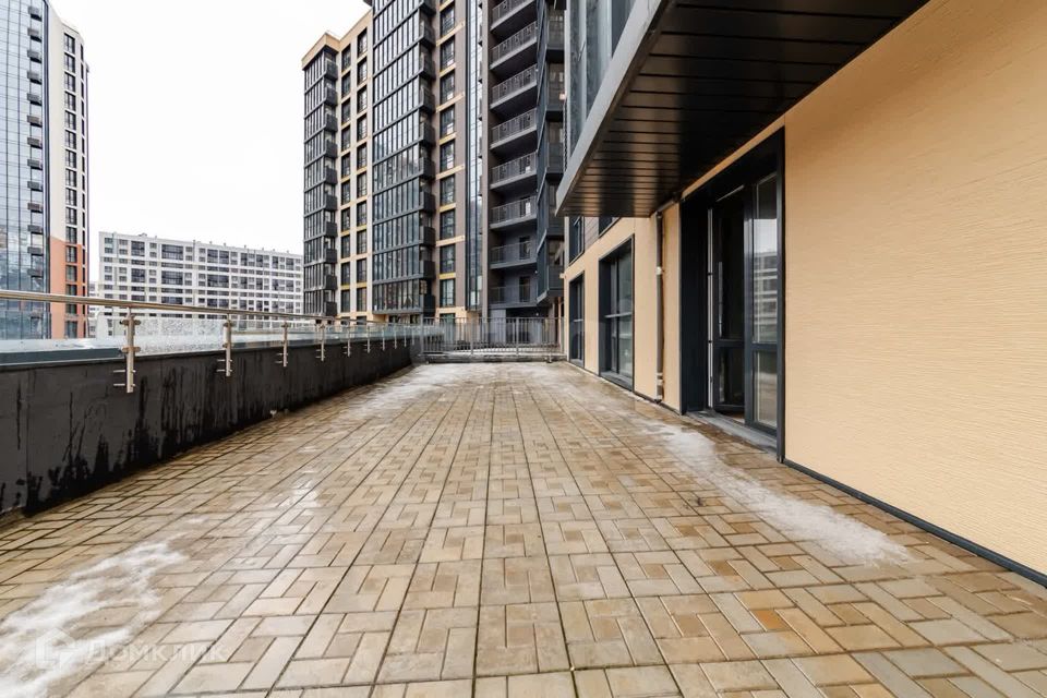 Продаётся 3-комнатная квартира, 169.6 м²