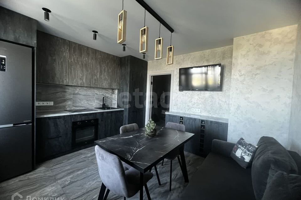 Продаётся 2-комнатная квартира, 65.6 м²