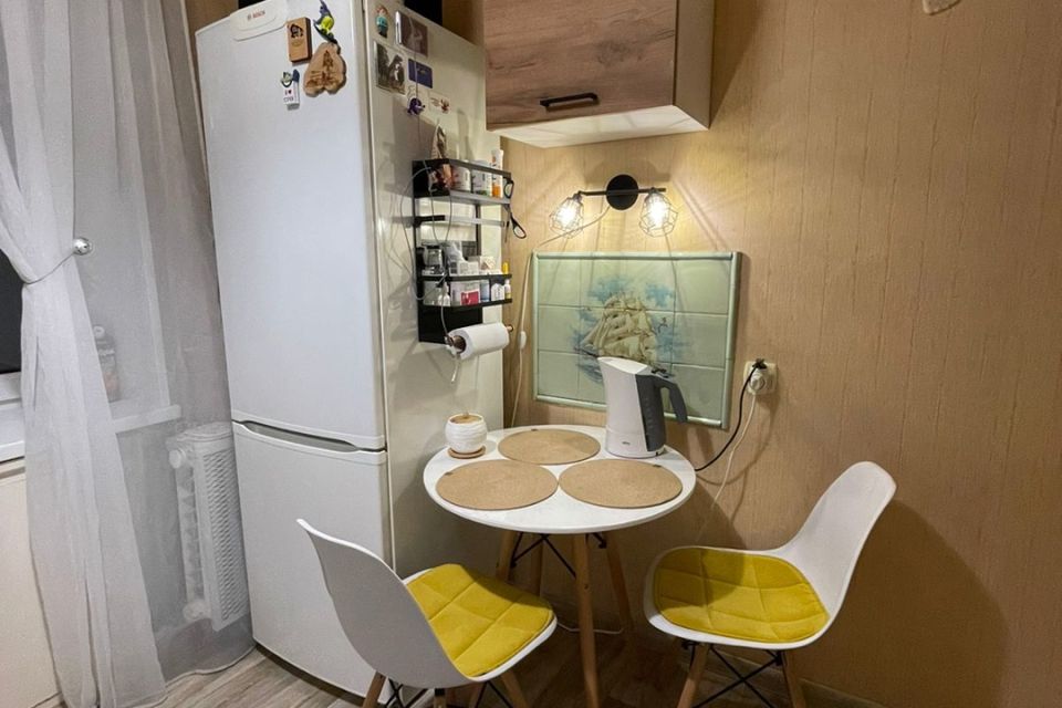 Продаётся 3-комнатная квартира, 51.8 м²