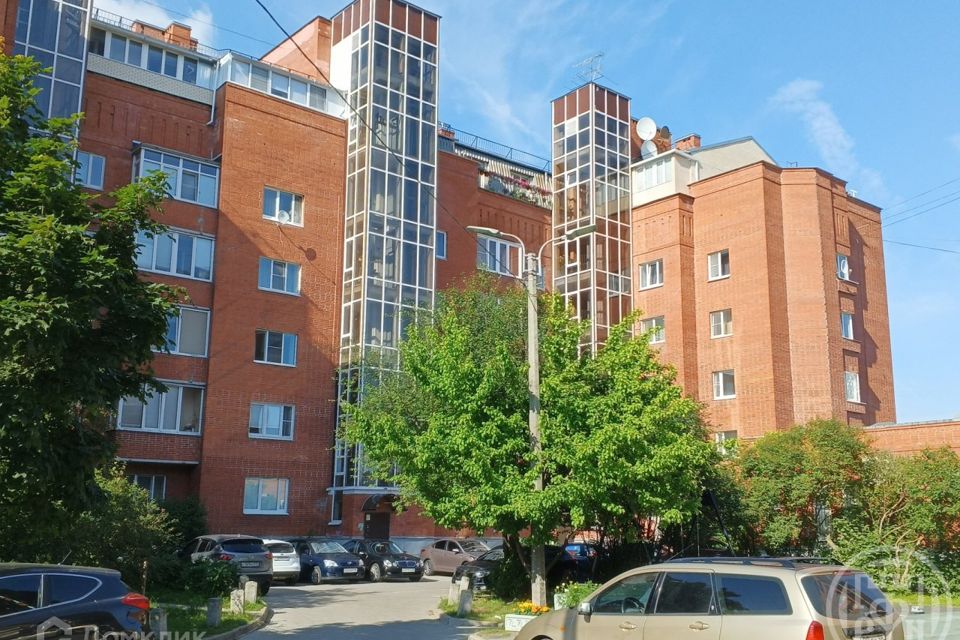 Сдаётся 4-комнатная квартира, 163.5 м²