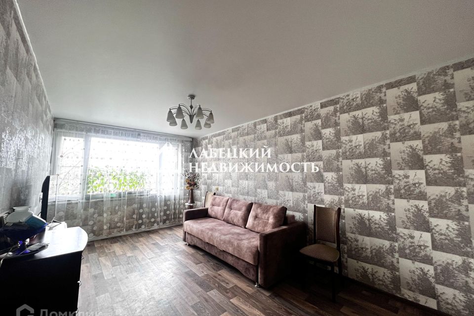 Продаётся 3-комнатная квартира, 60.4 м²