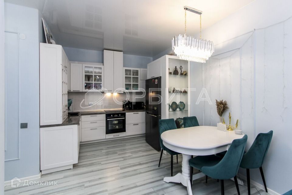 Продаётся 2-комнатная квартира, 65 м²